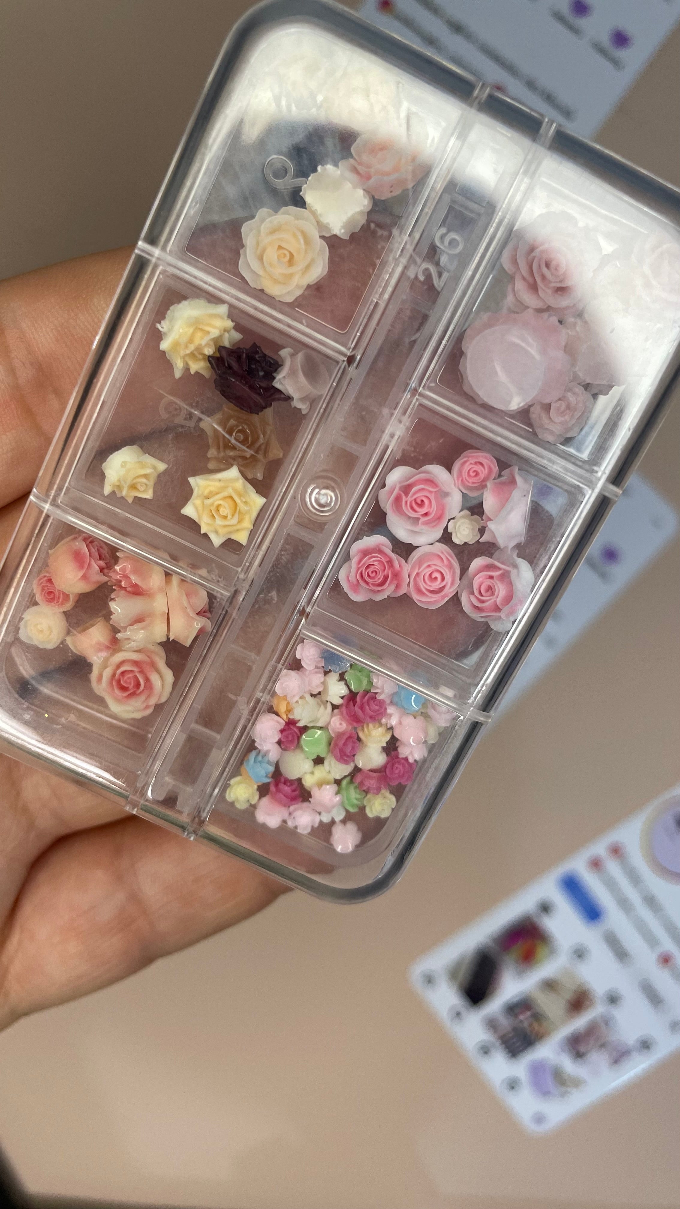 Boite de décoration fleurs , 6 cases