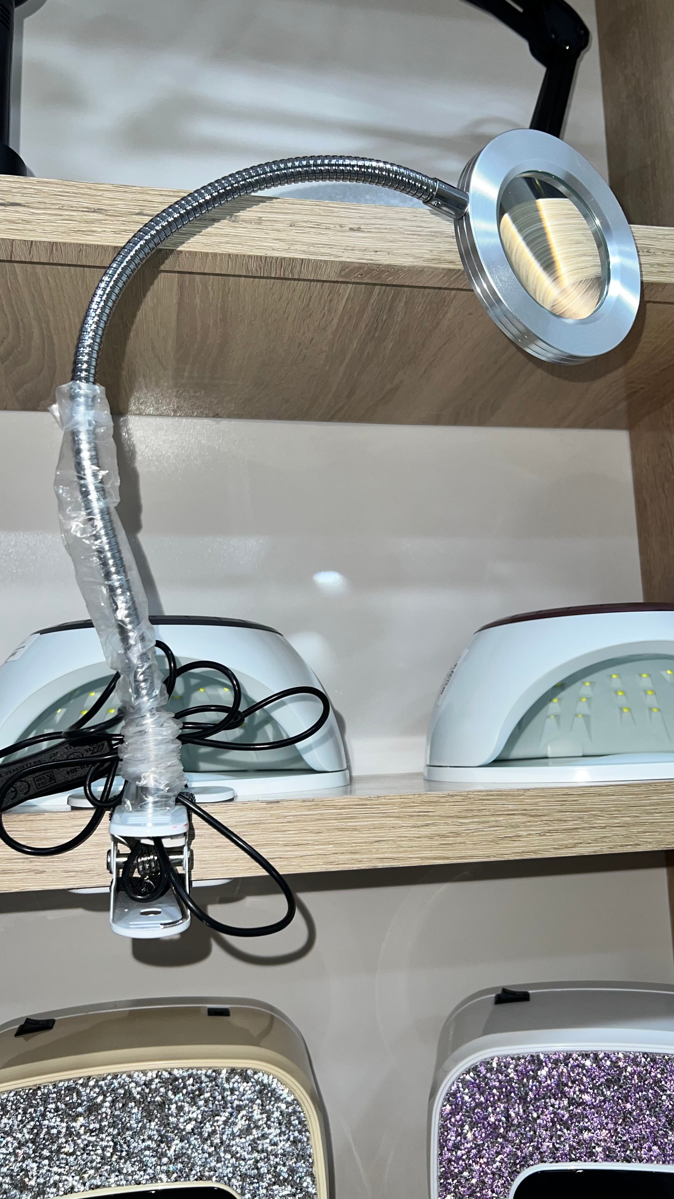 Lampe avec loupe