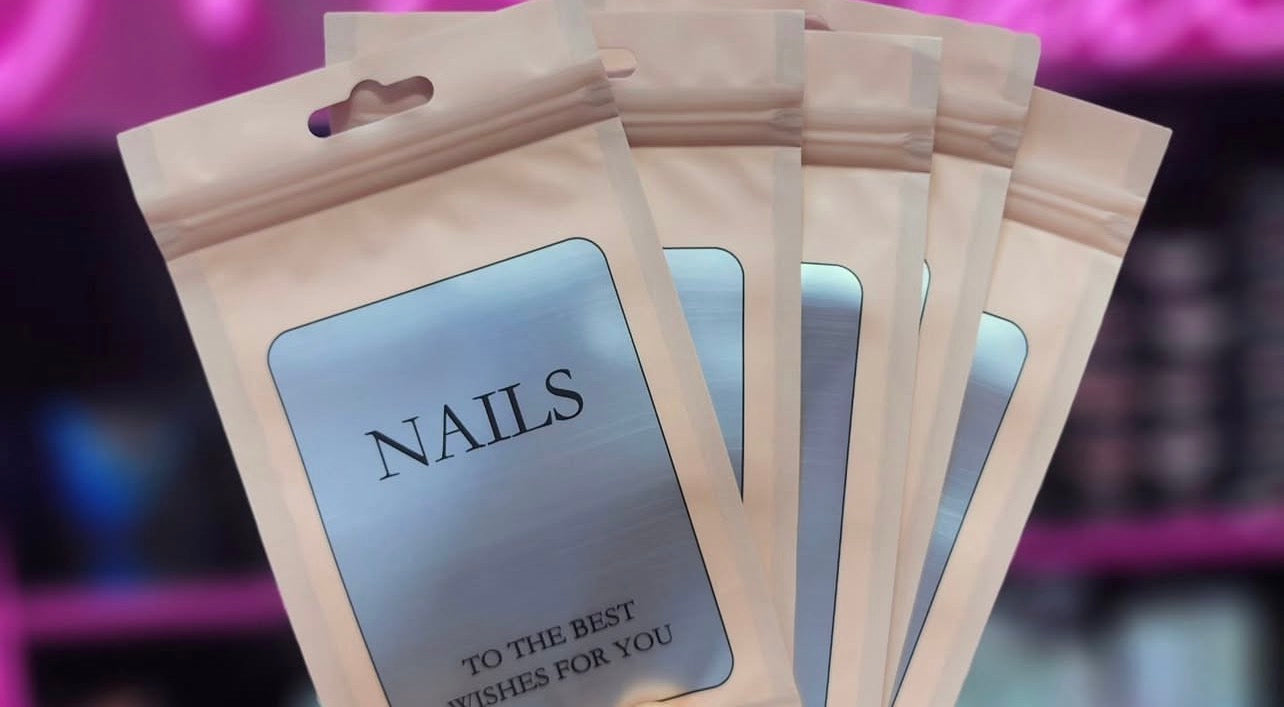 Packaging press on nails