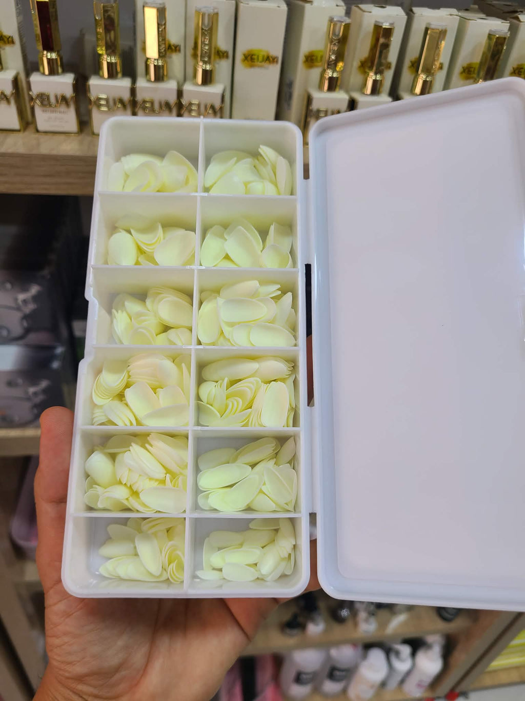 Capsules amande courte blanc naturel 550 pcs Vicky nails